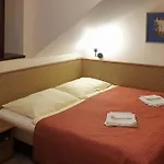 Bunkr - Modry Dum Hotel