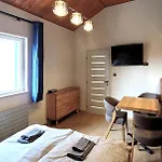 Hotel Bunkr - Modry Dum 4*