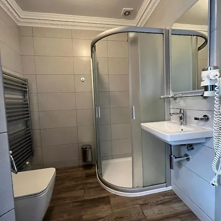 Hotel Bunkr - Modry Dum Karlštejn