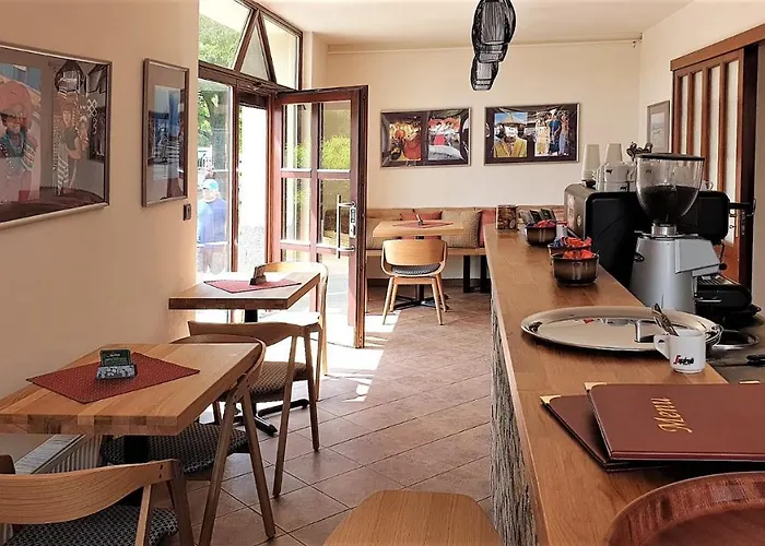 Bunkr - Modry Dum Hotel 4*