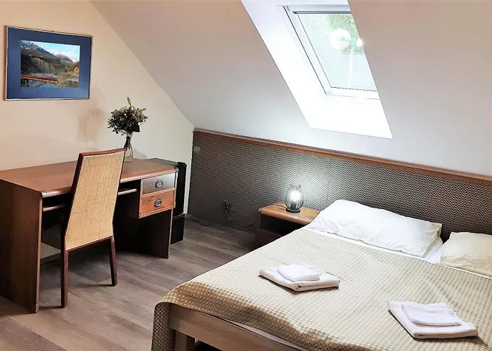 Bunkr - Modry Dum Hotel