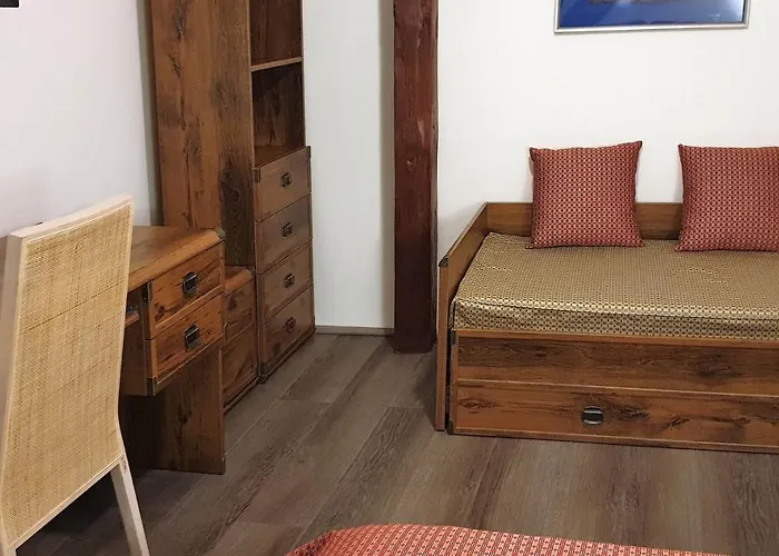 Hotel Bunkr - Modry Dum 4*