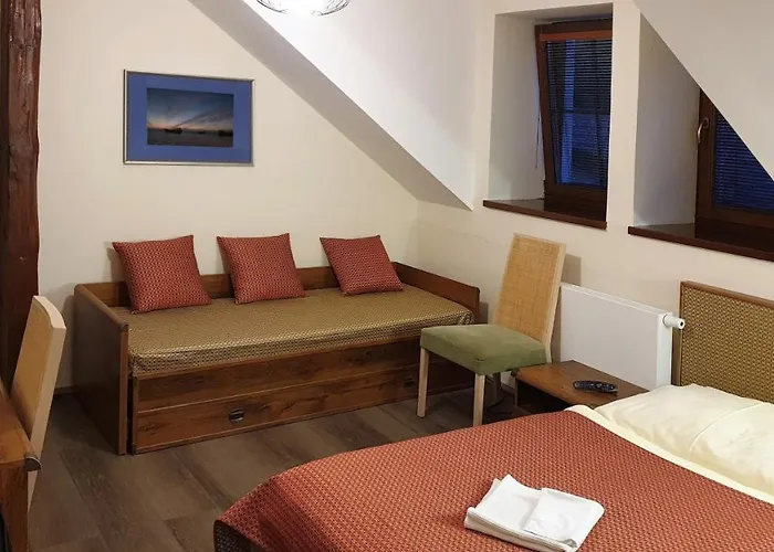 Hotel Bunkr - Modry Dum