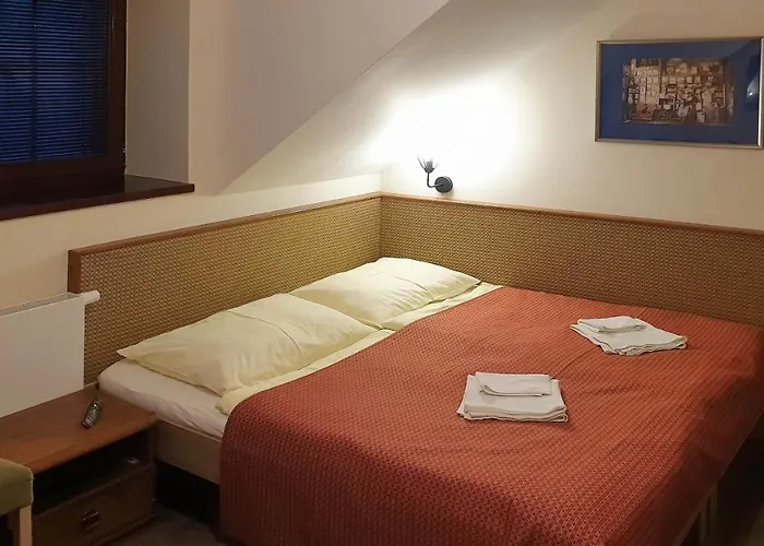 Bunkr - Modry Dum Hotel