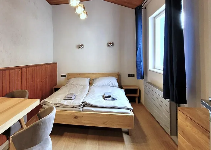 Hotel Bunkr - Modry Dum