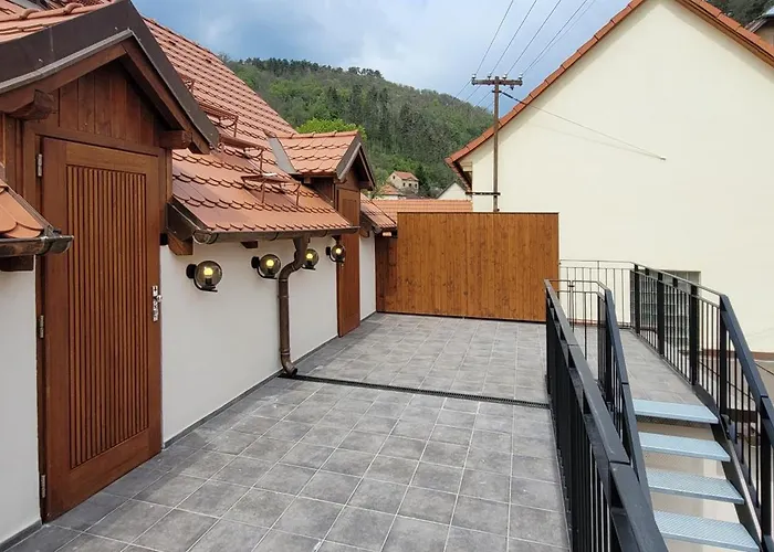 Bunkr - Modry Dum Hotel Karlštejn