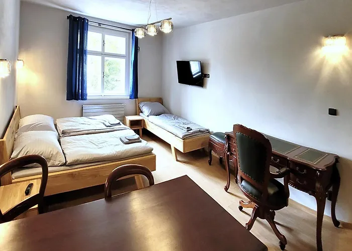 Hotel Bunkr - Modry Dum Karlštejn