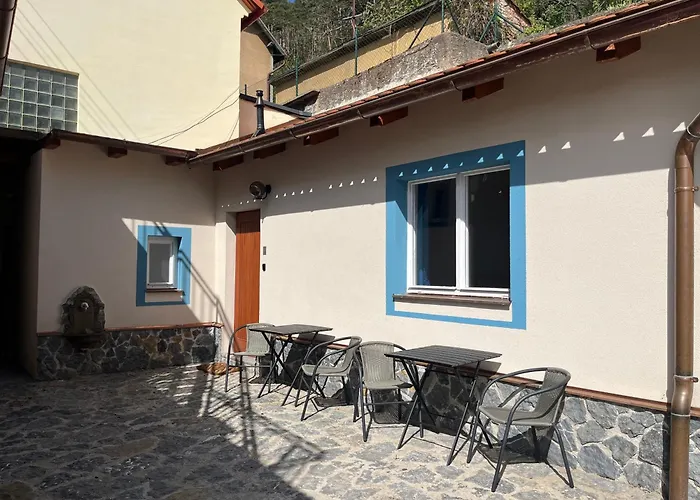 Hotel Bunkr - Modry Dum